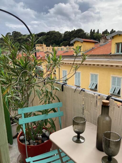 Charmant Deux Pieces Dans Le Quartier Du Port Nice Luaran gambar